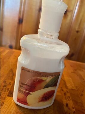 Bath & Body Works Sparkling Peach Body Lotion - 8 oz. New. Discontinued. Rare